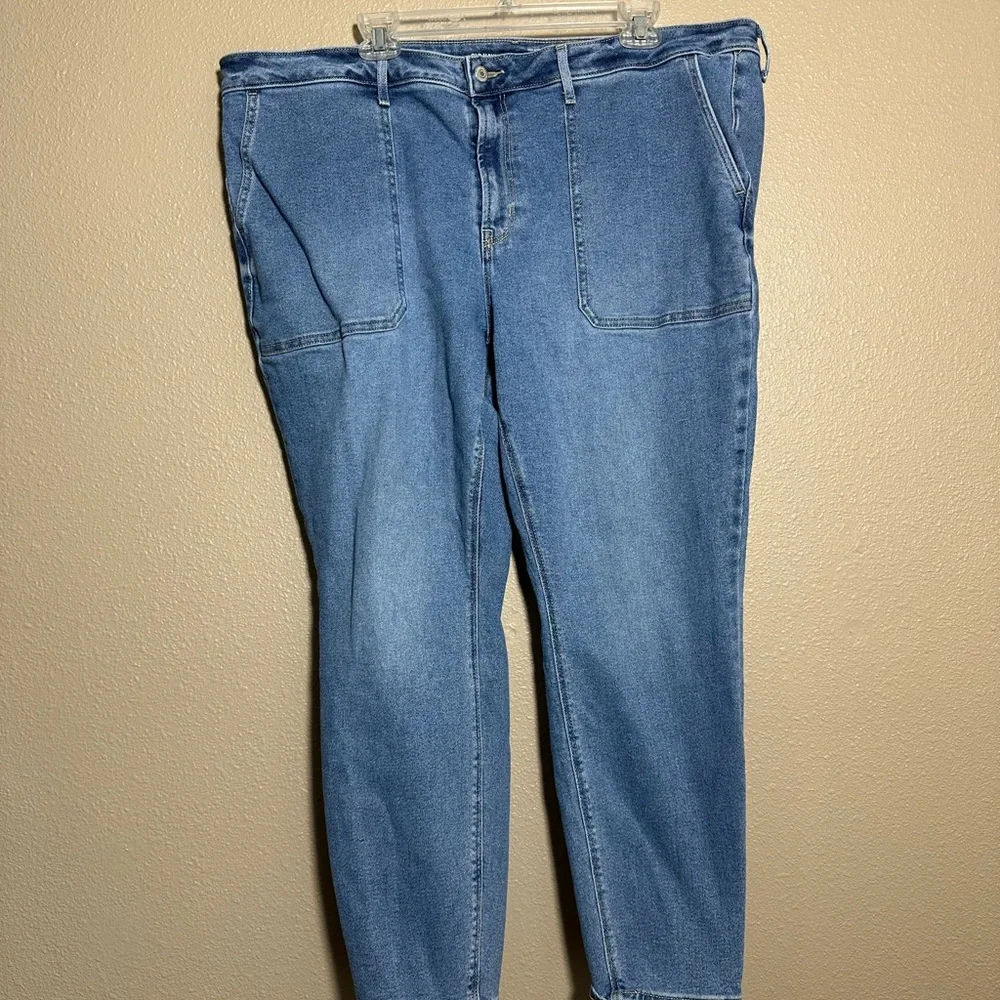 Old Navy Light Blue Ankle Jeans - Picture 1 of 3